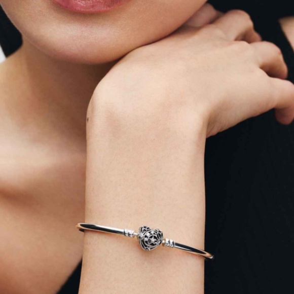 Pandora Heart Clasp Bangle - Picture 1 of 3